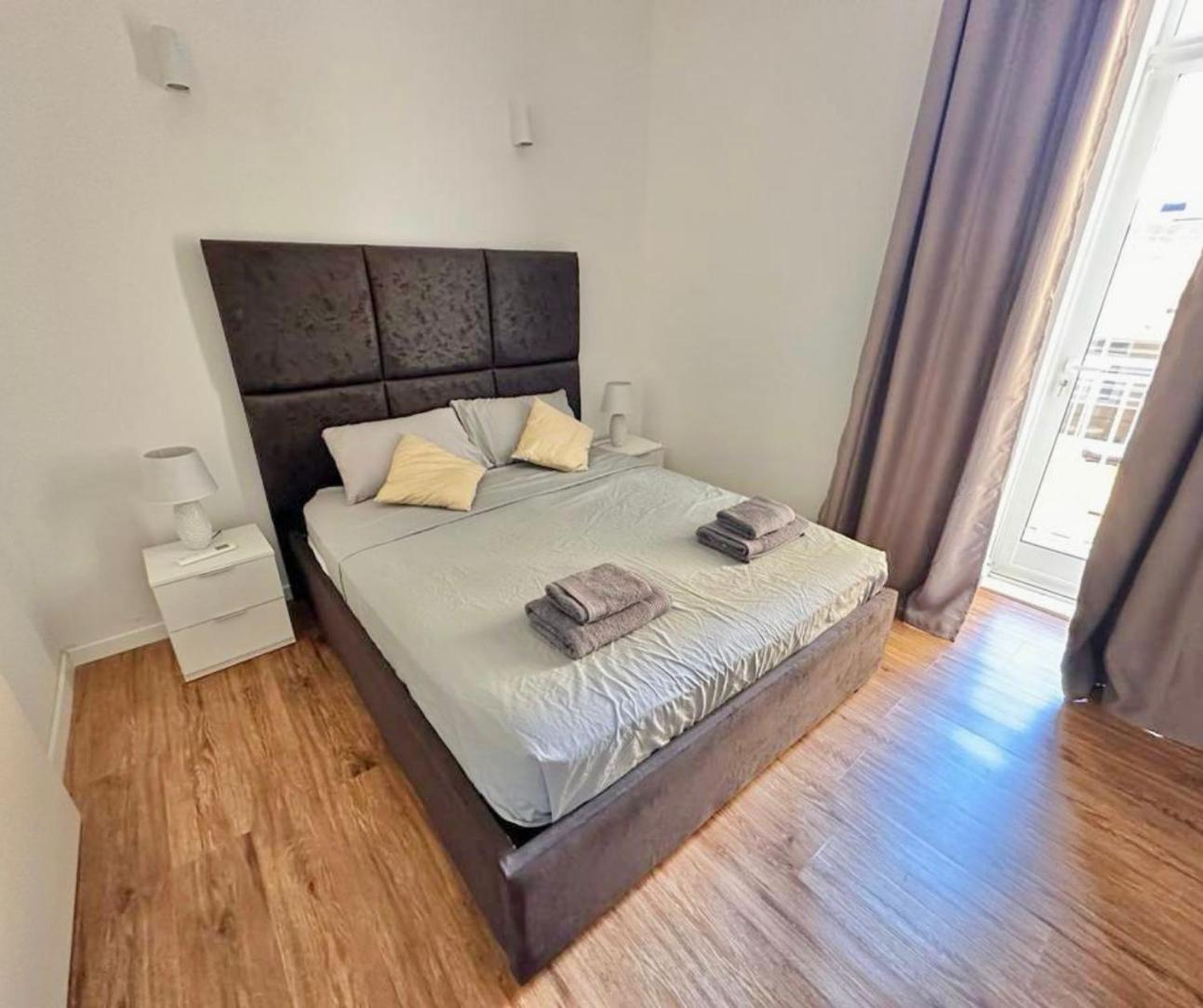 Central And Modern Valletta Flat 외부 사진